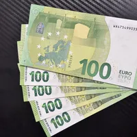 国庆出境,先报名再刷卡:平安12%在9·30收口、农行手机Pay 3%十月名额还足、八达通65充100——境外返现的四层结构、十行时刻表与三个坑,按目的地摊开