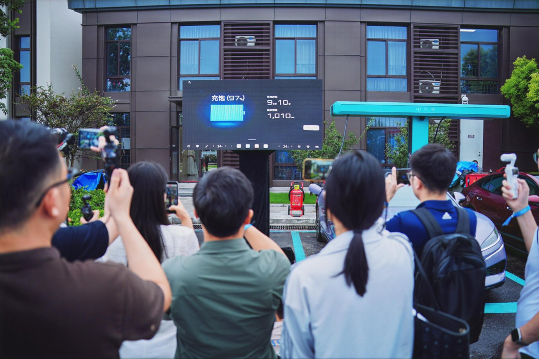 王朝第1000万辆,是一台还没上市的大汉:10月13号前,先把比亚迪最近两次