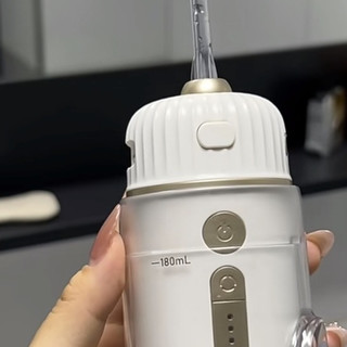 冲牙器是智商税吗？我用了一年才搞明白，它和牙线根本不是一回事