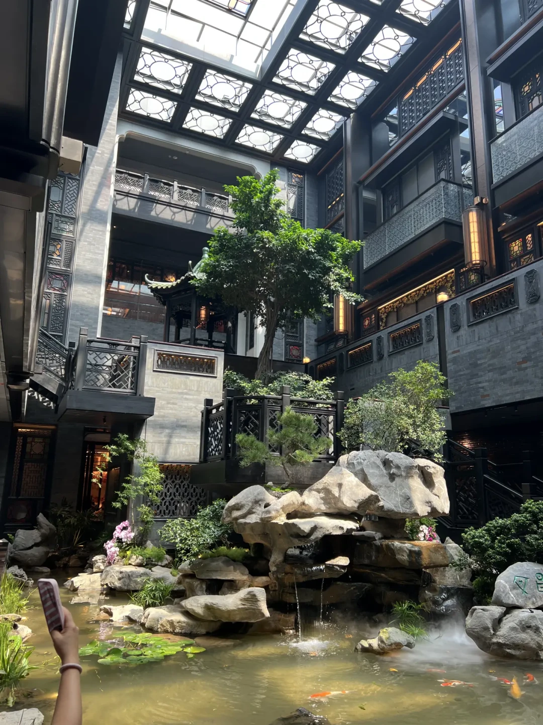 国庆喝不上早茶的排队,被广州酒家塞进冷冻柜了:茶楼20+一笼、山姆3元/只、京东活动1.25元/只,5个SKU的价差和配料表一次盘清