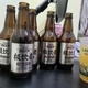 寡人的「极饮者」啤酒把测评区炸了：亮哥一句「比尿强」成热梗，抖音1.2万赞、粉丝刷「已下单」，酒友怼「79块9一箱不如柏龙」——券后最低4块2一瓶，折百毫升比青岛白啤还贵；口碑账、价格账、贴牌账全摆齐，支持大哥前先看完