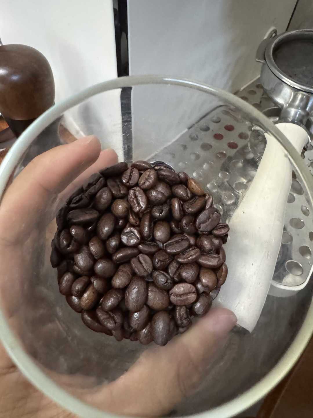 怕酸?先别急着囤超深烘:奶咖党挑低酸口粮豆,要看地图,别看烘焙色卡