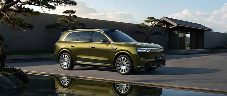 问界新 M8 预售 38.98 万元，自行主导后，赛力斯迎来第一场实战