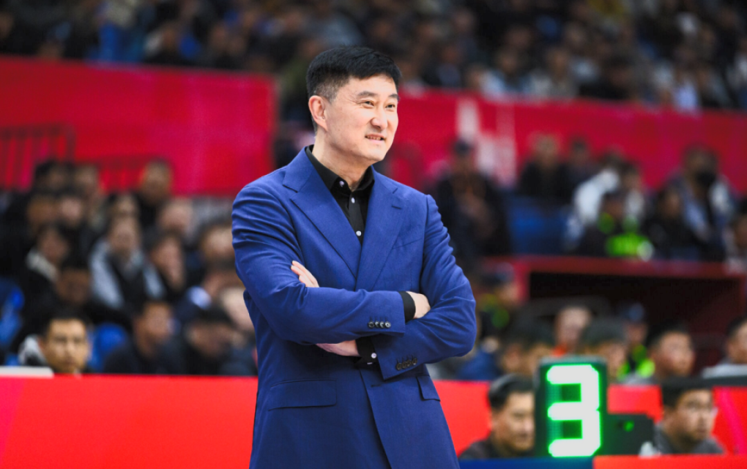 男篮翻案翻到一份合同上:杜锋没签的千万年薪,和他回不去的国家队