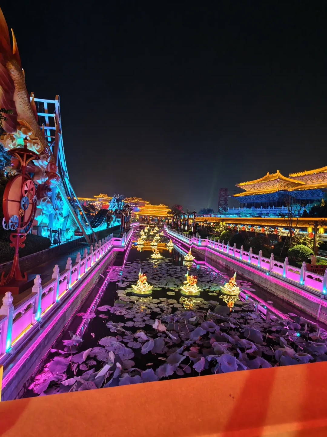 国庆的清明上河园之夜,