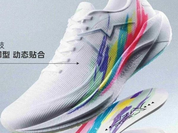 体测场景下的柔态碳板:材料、弯折与稳定的协同