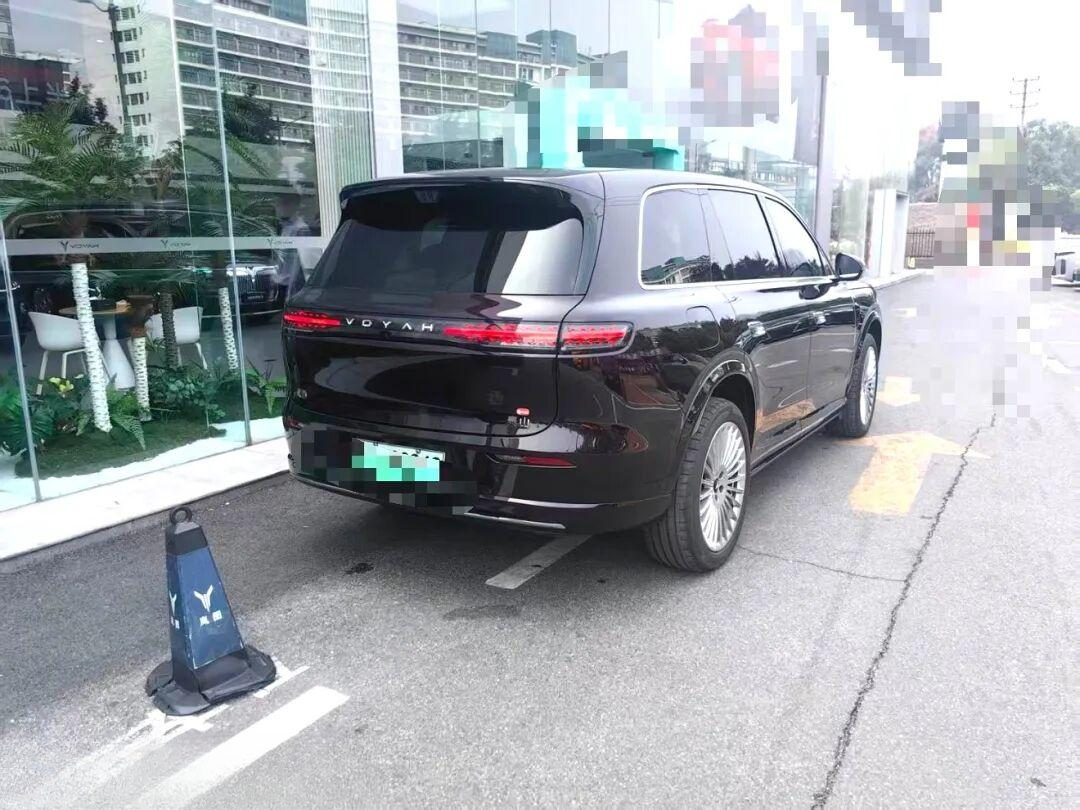 准新岚图便宜10万+：国庆想“捡漏”，先替你把质保、买断、库存、权益四笔账对完