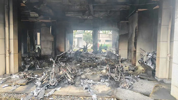 电动车充电起火2死，家属索赔230万为啥被法院全驳回？——把天津二中院终审判决、南宁车棚“七三开”担责、三省2026罚款清单和朝阳法院退一赔一的199元保单对了一遍：国庆出门前，先算清罚款、坐牢、赔偿这三笔钱