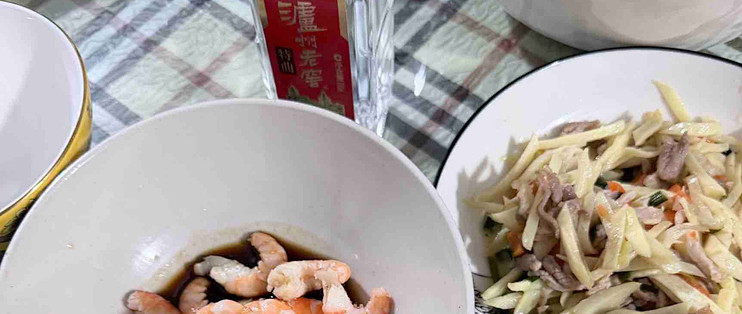 秋日家常晚餐，小酌一杯最是安逸