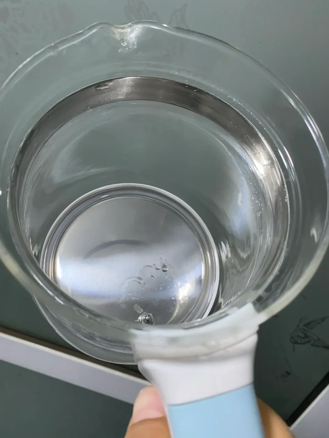 水壶水垢,白醋还是维C?先分垢厚薄