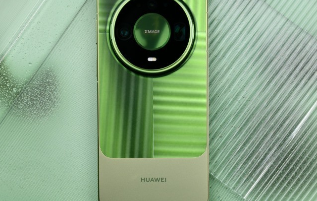 华为Mate90发布即开售，5款机型差价7500，标准版和RS差在哪？