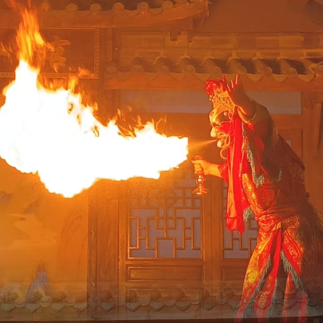 既然避无可避，那就去成都挤一趟“巴适”的快乐！
