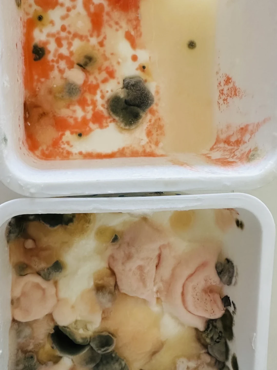自制酸奶出黄水先别倒掉,长了彩色菌斑才该整杯丢:扒完几十条