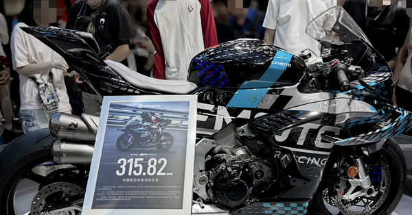 摩展最炸展台之一！春风V4SR实车现身，315.82km/h真车摆出来了!