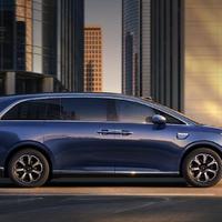 享界V8预售72小时订单破8200台,32.98万起双动力MPV值得等吗