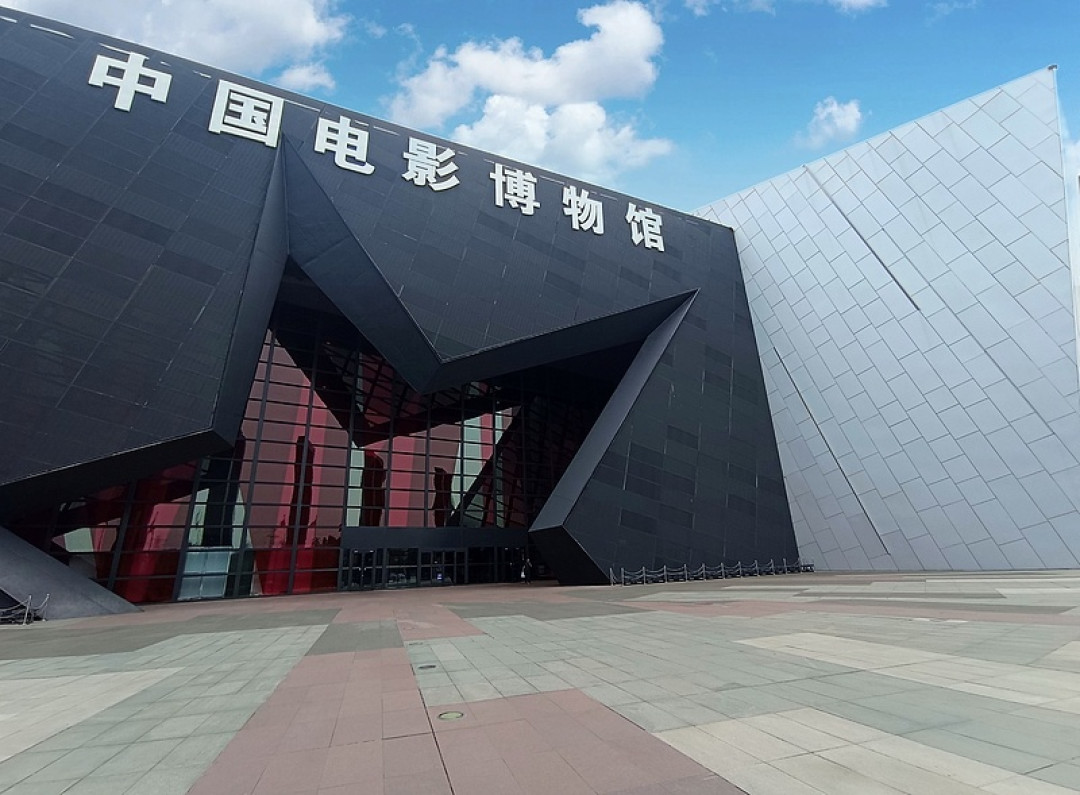 国庆第1天,“国博连刷五六天才约上”和“湖南省博137条评论问放票”同屏刷屏:去大馆之前,先把放票、话术、夜场这三本账对完