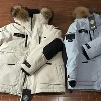 国庆8天假第1天，"86克绒卖2299"和"同货号线上线下不同货"同屏刷屏：给波司登掏钱前，先把充绒、渠道、时机这三本账对完