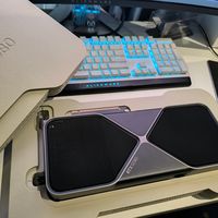 显卡全线冲上两年新高，连B580、RTX5050都破了历史最高价：AI矿场抽货、英伟达Q3砍单15%、10月或集中放货——双11前，刚需装机党、等等党、二手捡漏党、丐版党、有卡出手党，五条路一次算清