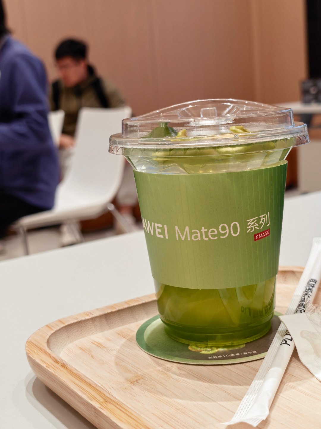 估价量涨311%、投诉九成是压价:旧手机回收价腰斩又抬头,国庆出手前先分开算“估价”和“到手价”