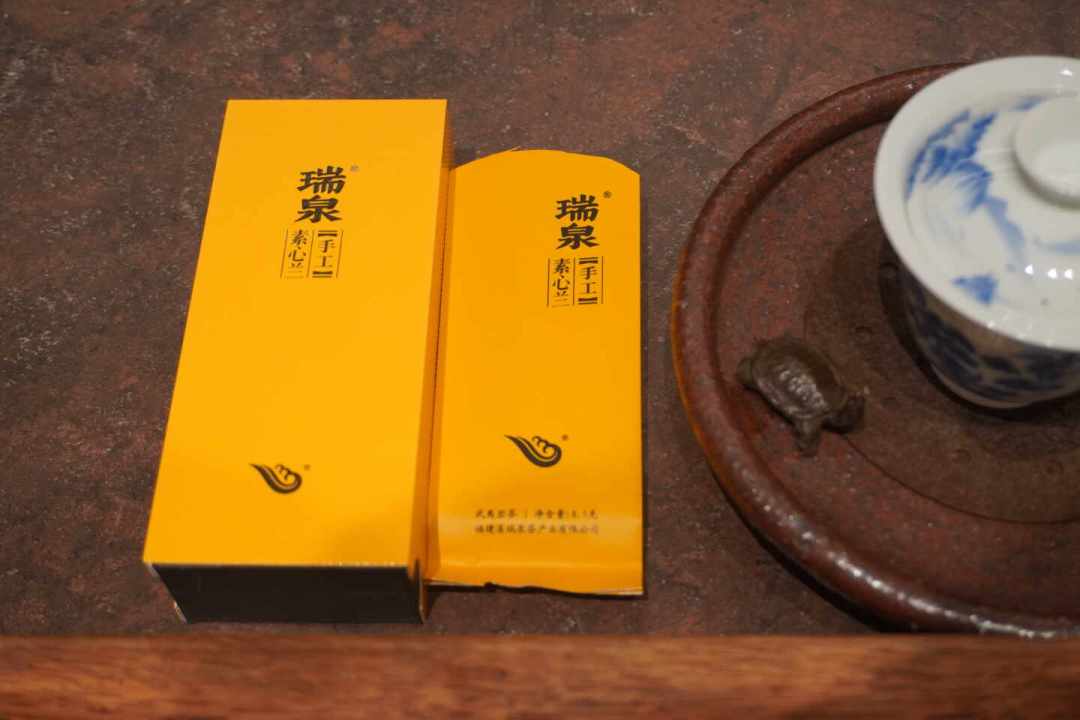瑞泉口碑为什么两极?从33元一泡到上万一斤,我们把全网测评拉了张价梯表