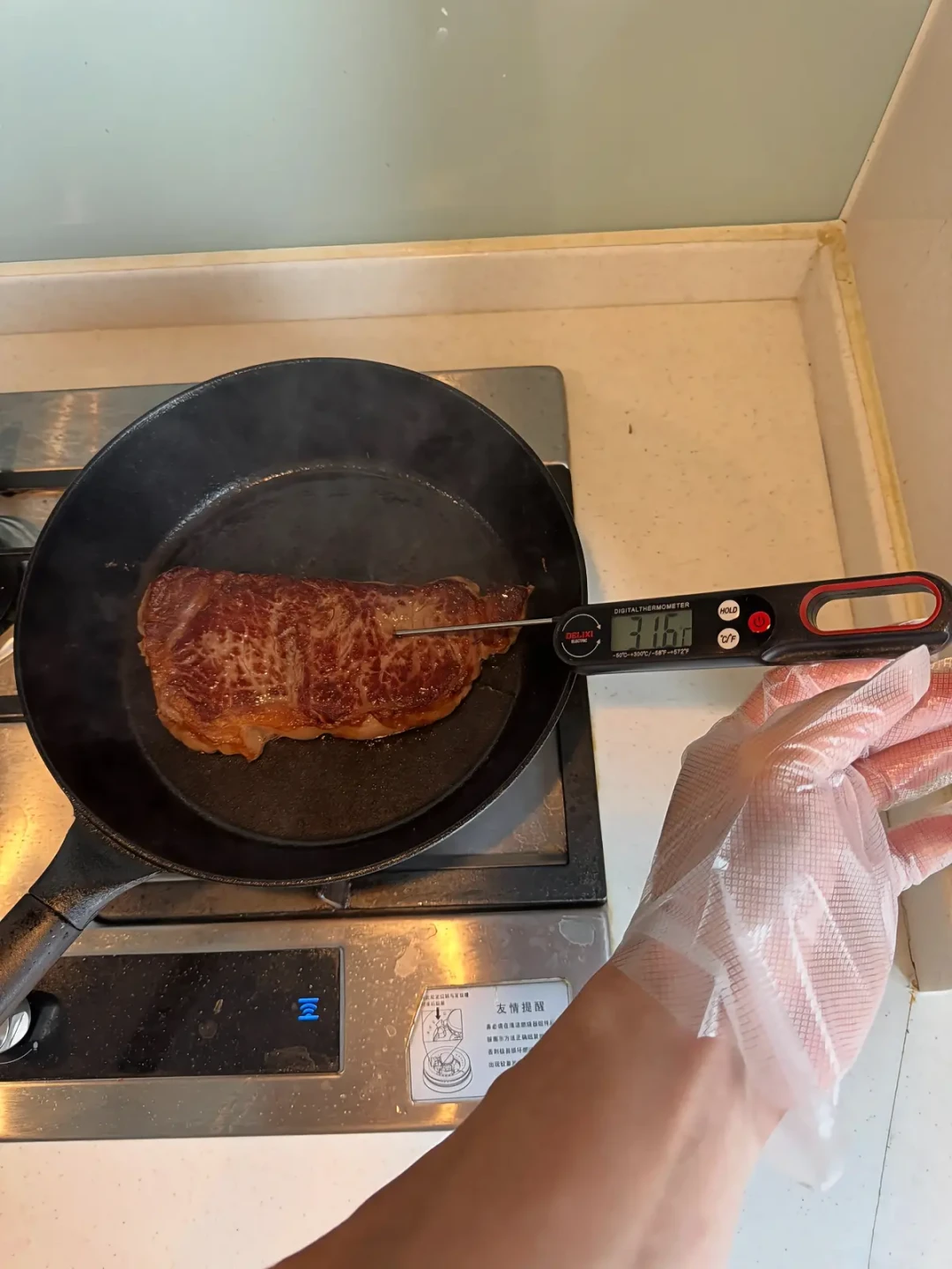 国庆露营烤肉翻车的5个环节，没有一个是肉的锅：有人15分钟生好火，有人烧2小时还在冒黑烟