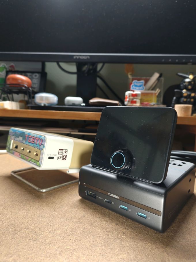 酷态科充电器