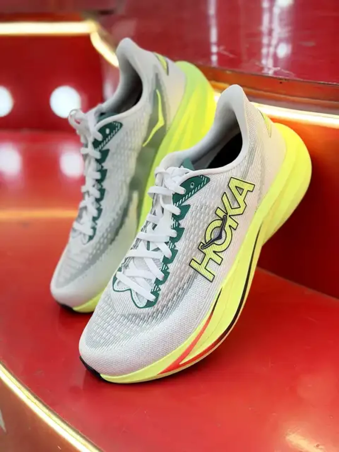 HOKA马赫6跌到305,马赫7还挂着999:入秋开练前,先把