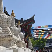 不用出西安,城墙西北角这座300年皇家寺庙,金顶红墙全是免费的