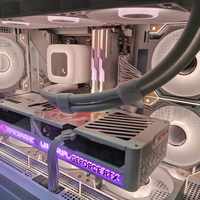 国庆8天假第2天，"DDR4现货比DDR5贵44%"倒挂盘口和"16G凑合还是32G咬牙"争论帖同屏刷屏：双11装机预算动手前，先把价梯、分歧、窗口这三本账对完