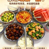 标题：家常晚饭一桌