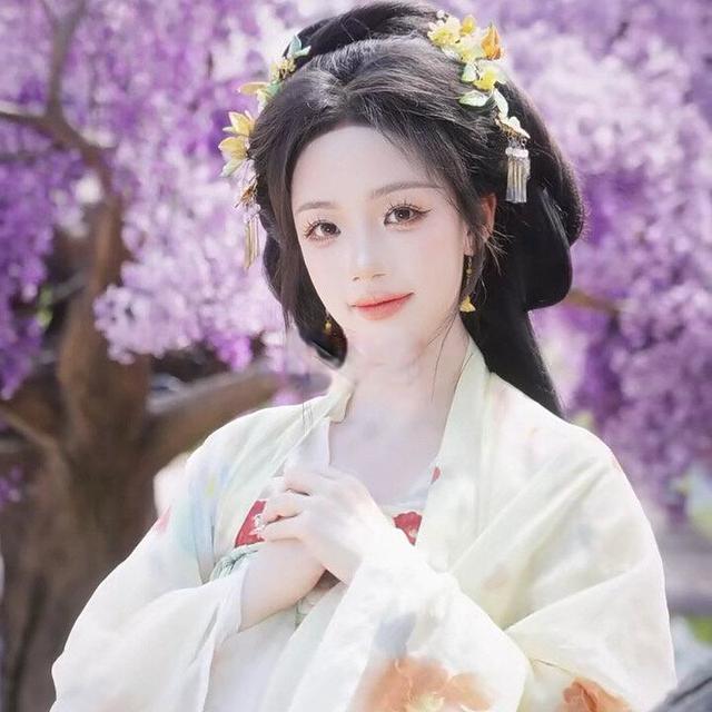小个子穿齐胸=压个子？避坑指南+3招选对版型，155也能穿出170感
