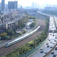 10.5充电高峰11点开闸、10.6拖到22点，彭城进全国繁忙清单：华东自驾返程，先把三本账对完再踩油门