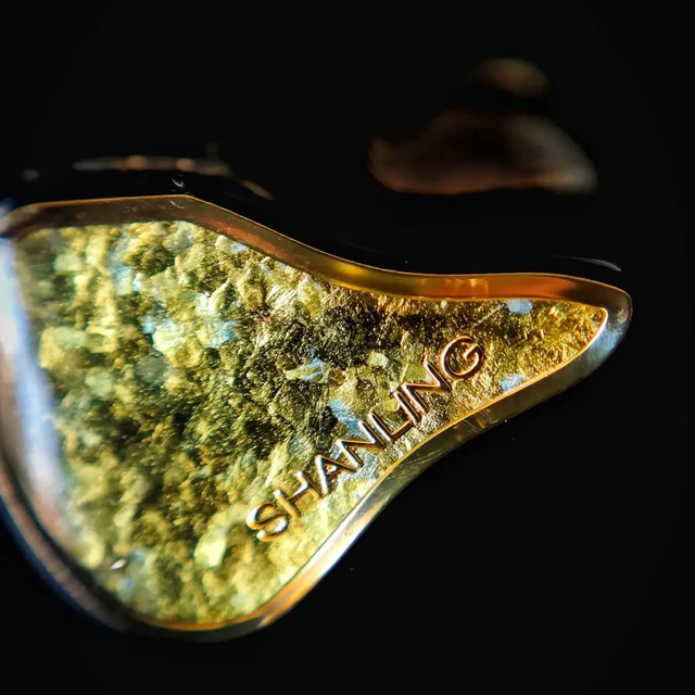 山灵耳机的“润”分三档计费：Regal收前端的钱，生命之树收煲机的钱，山灵王收线材的钱