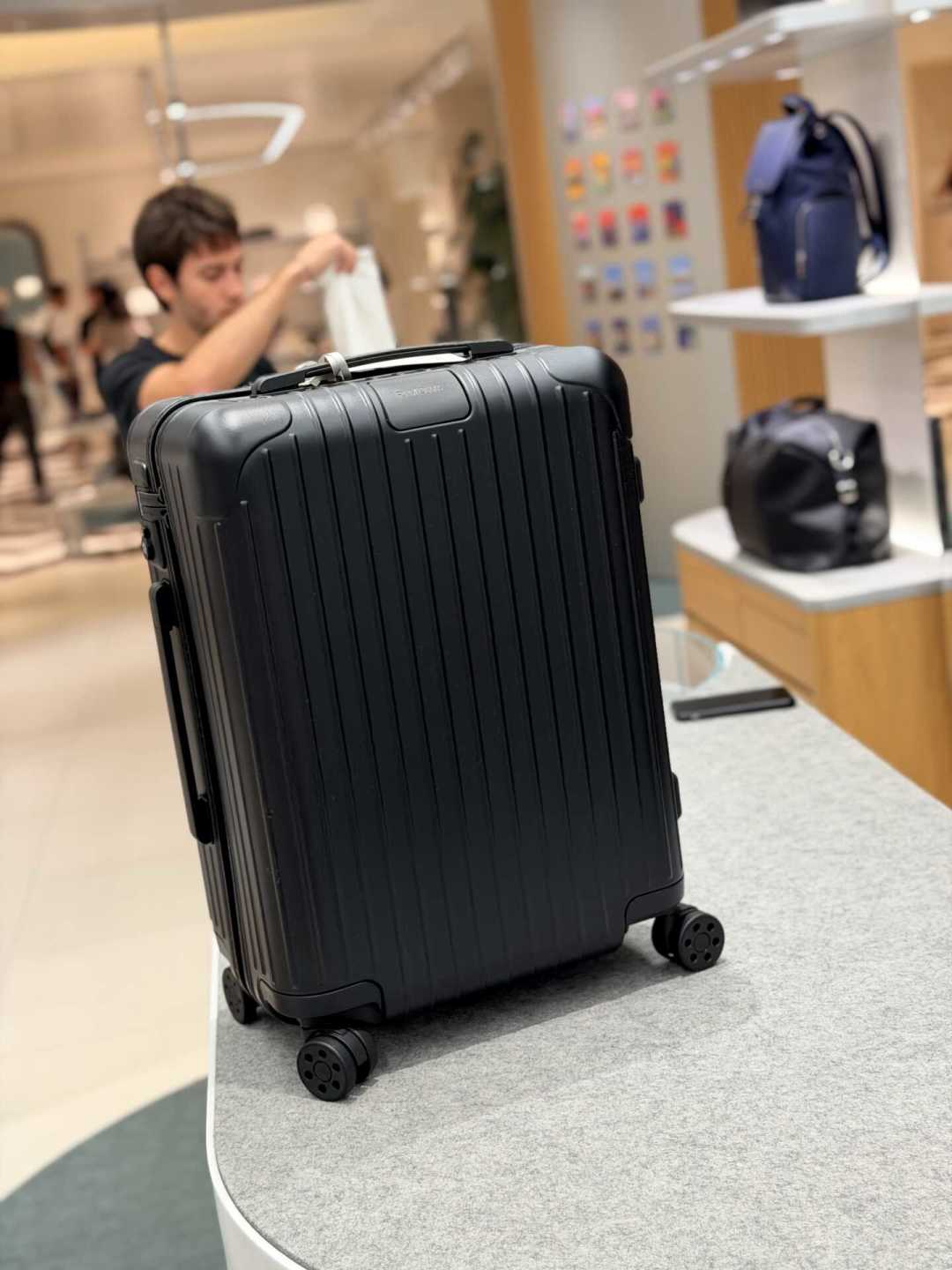 韩国9380、巴塞罗那7500:对完9个日默瓦出境实付价,真正要防的是回程那一关