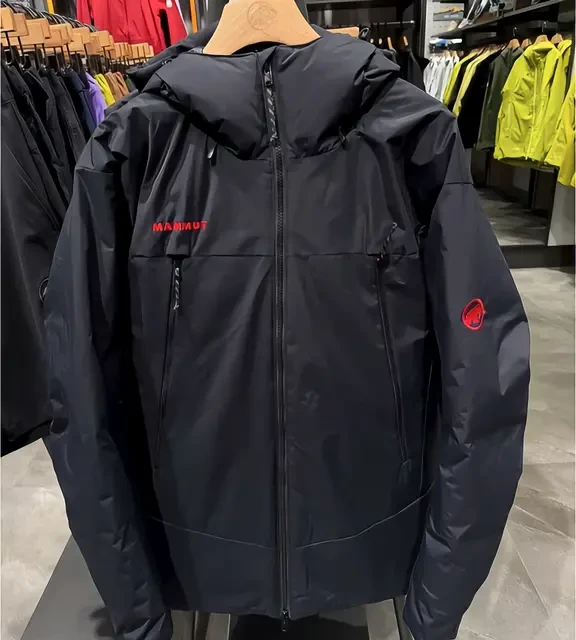 国庆特卖的尾巴，门店开始讲“新款”：猛犸象秋冬新旧账，双11前先分清谁是真新