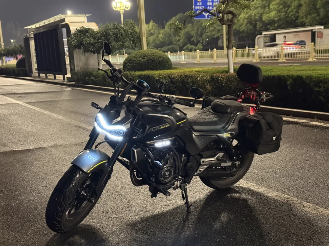1500公里准新车21000就甩卖，理由「我骑有点小」：无极CU530秒出潮，是2万级中排巡航的雷还是捡漏窗口？品控账、错配账、新车/准新/等等三本账，买前一次算清