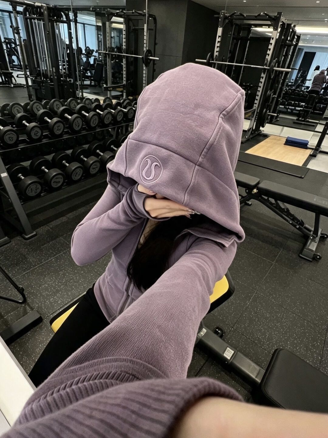 国庆8天假第4天，「lululemon五折活动预告，有推荐的款式吗」613条评论蹲货帖和「仅仅5个月降价440我太心痛了」背刺帖同屏刷屏：双11前把秋冬预算交给lulu，先把价梯、渠道、节奏这三本账对完