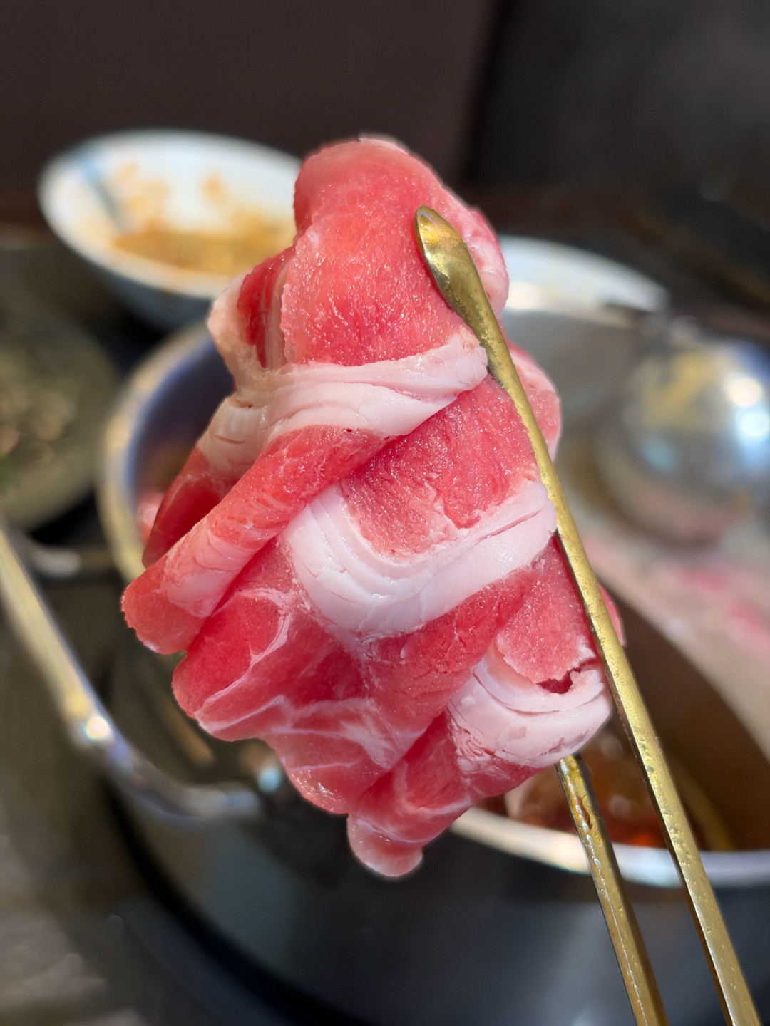 49元一盘、70元一位、19块9一斤：国庆这顿烤肉开烤前，肉食者先把这三笔
