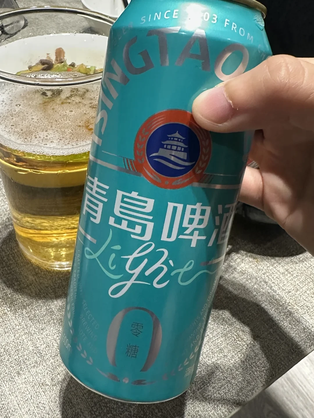 一瓶0糖青岛啤酒轻干约145千卡:减脂期想囤它,先把这三组数对清楚