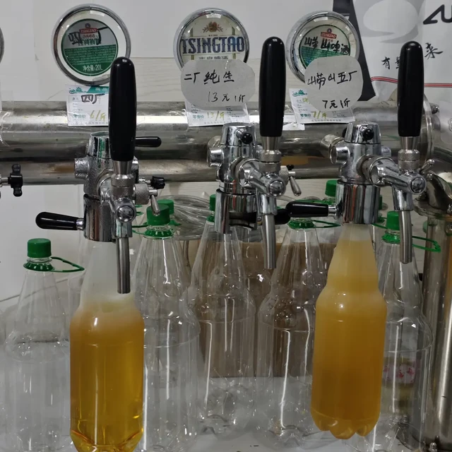 奶茶店开始打啤酒了：一场全民“锁鲜”大战，付钱前先看懂这三块表