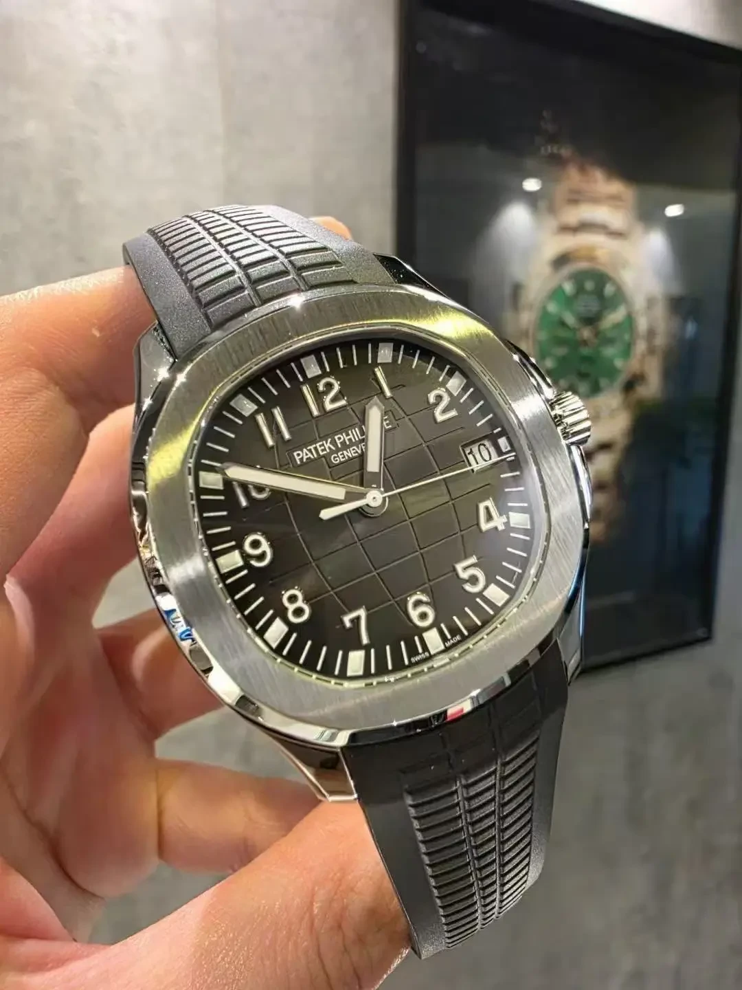 中网更衣室里被
