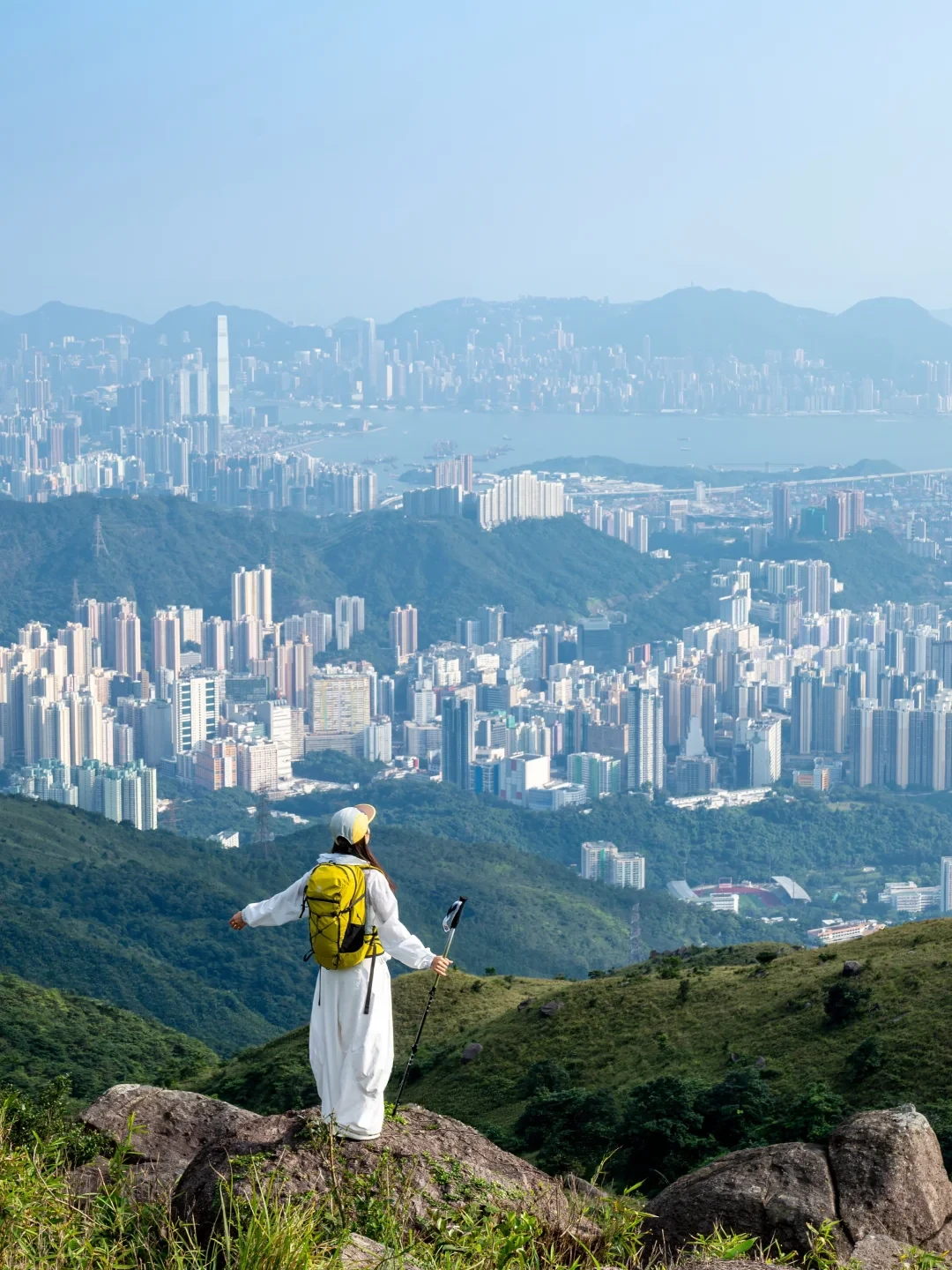 国庆爬完山下楼膝盖发酸:先别急着下单登山杖,社区里这4场争吵,每场都指向一个错误订单