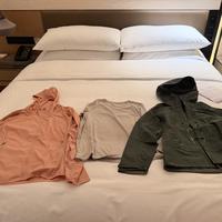 狼爪首家新形象店开进长春沈阳，盯着"东北省服"这把交椅：热销冲锋衣1000-2000元，顶到迪桑特的入门价——国庆去逛之前，先把三组数字摆桌上