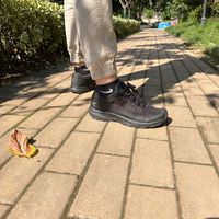 秋冬别再穿板鞋硬扛，鸟家这双“看起来普通”的鞋才是真香