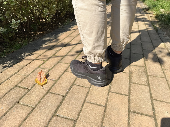 始祖鸟徒步鞋
