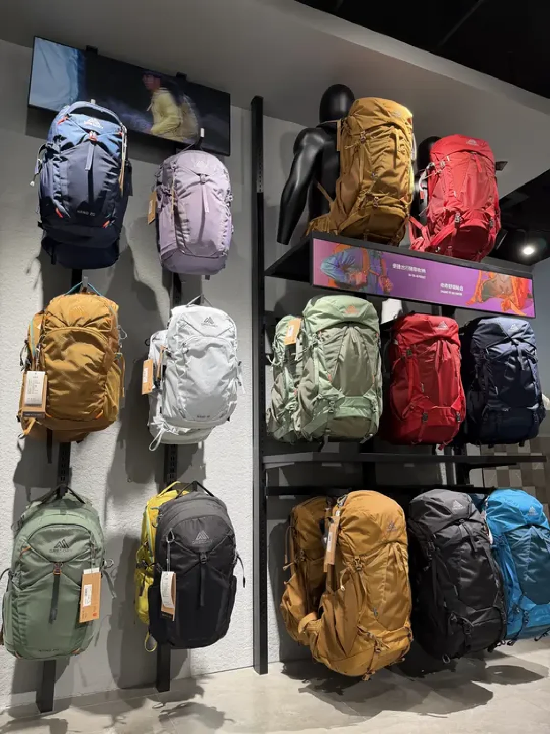 小高4个月开了7处新空间:国庆重庆首店刚开业,店里价格比网上贵,为什么还有排队的人?