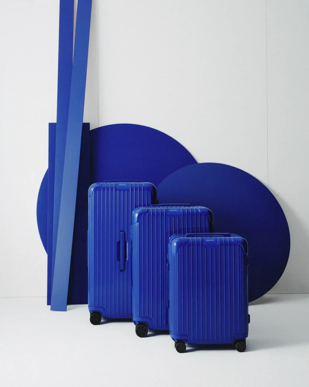 RIMOWA刻字：嘉里卡3个字、国金刻5个，刻错一次躺抽屉两年——烫印前先把四笔账对完