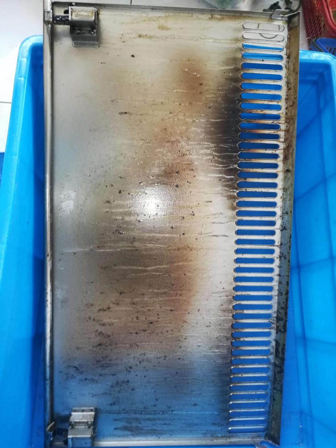 油烟机滤网油垢洗不净?别急上火碱,先分清材质