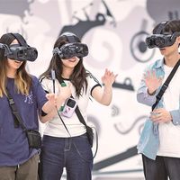 张杰的VR演唱会电影在城里巡演：179元40分钟，算清贴脸账、溢价坑，再谈要不要为它买头显