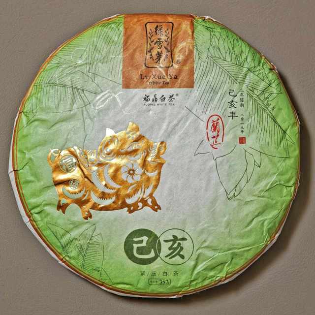 天一冷就有人把绿雪芽丢进煮茶壶：翻完20+条煮茶帖我们发现，你的茶分三种去处